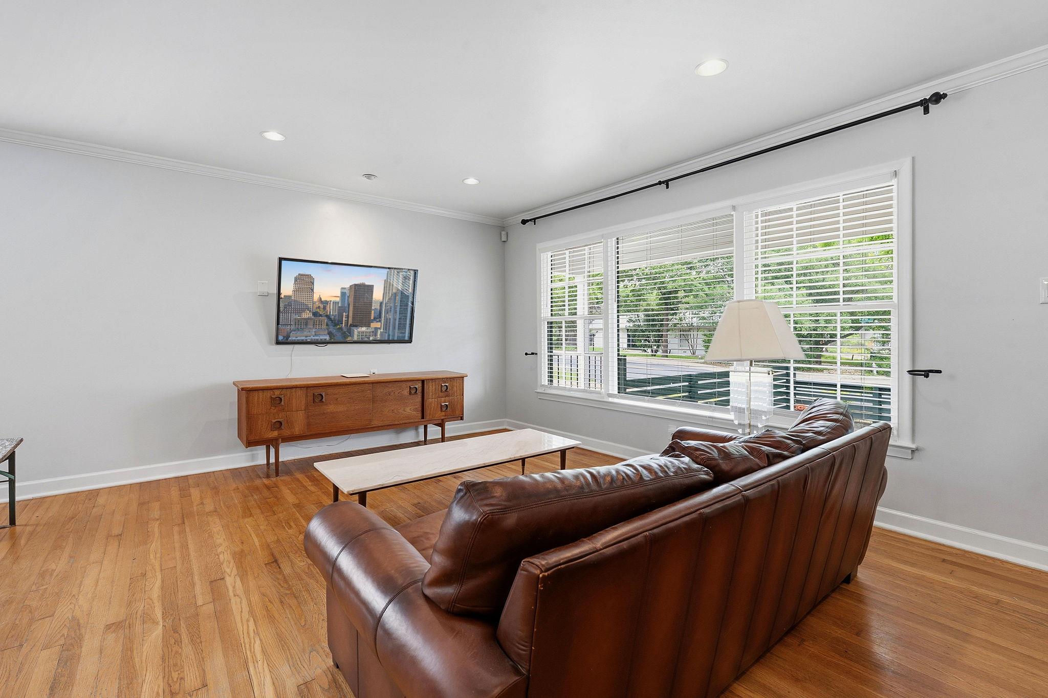 2635 W 45th ST