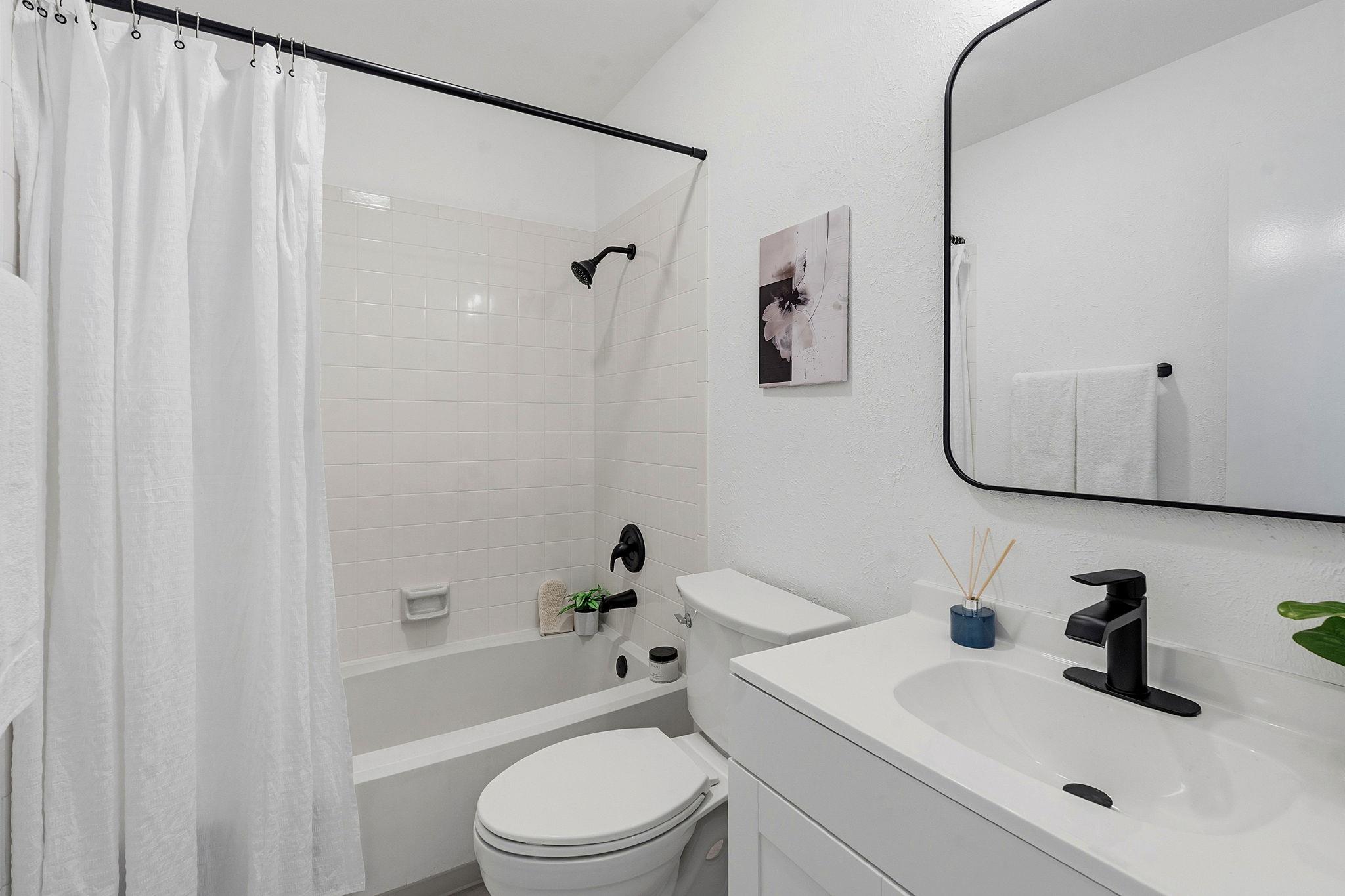 2702 Calabash CV