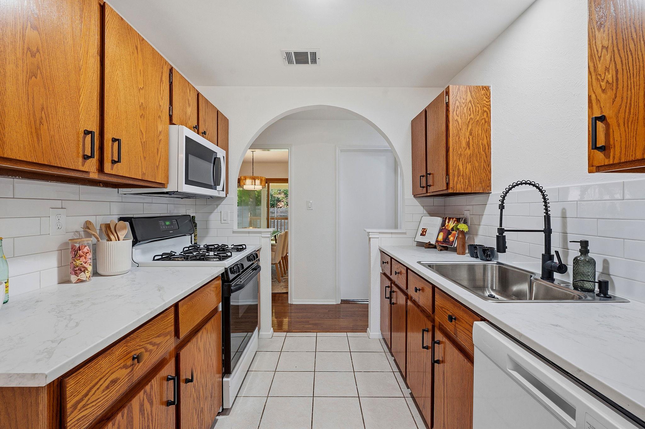 2702 Calabash CV