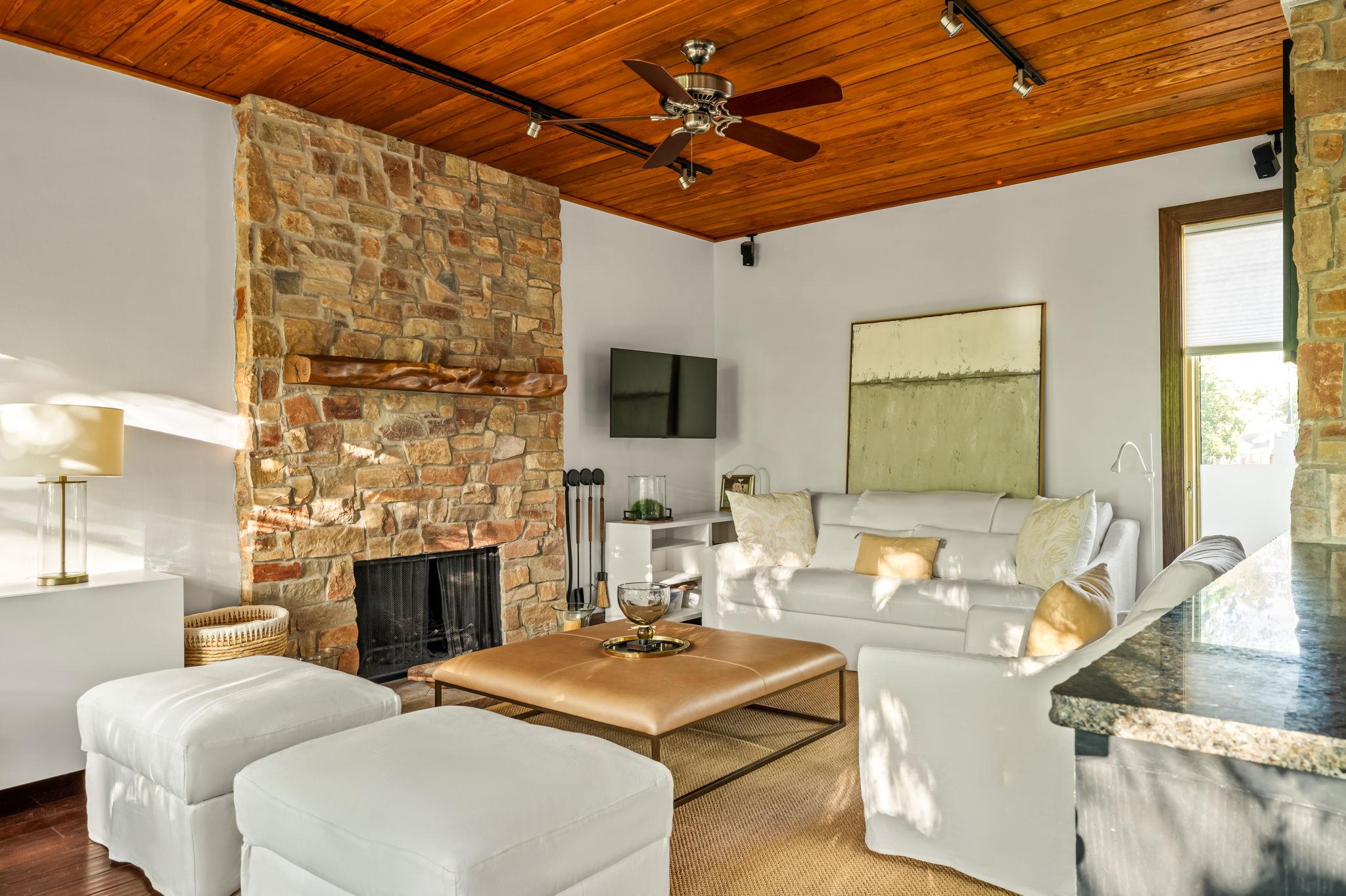 1111 W 12th ST # 107