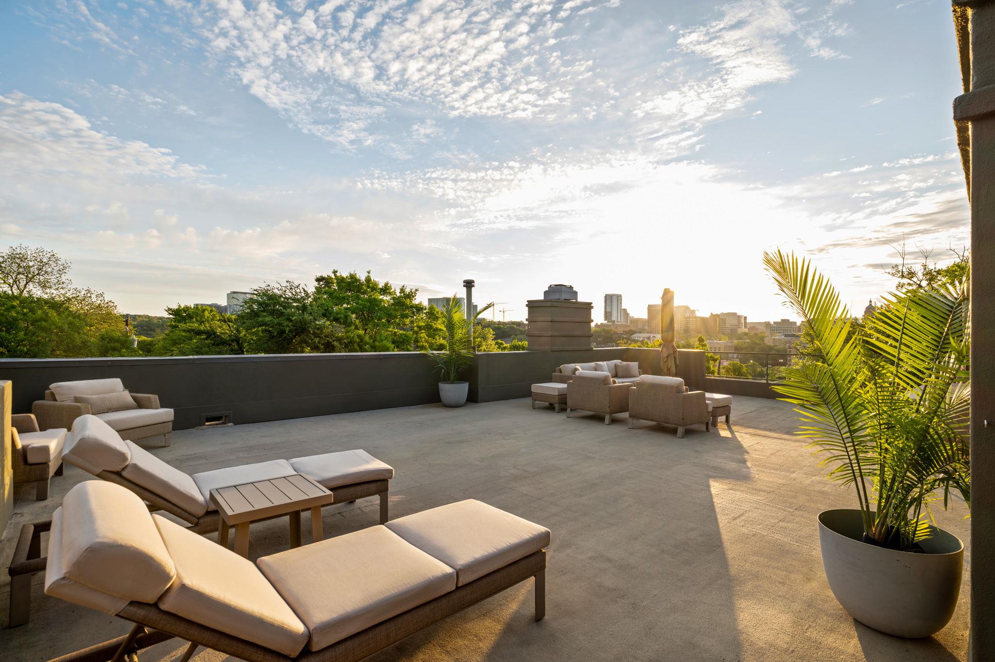 1111 W 12th ST # 107