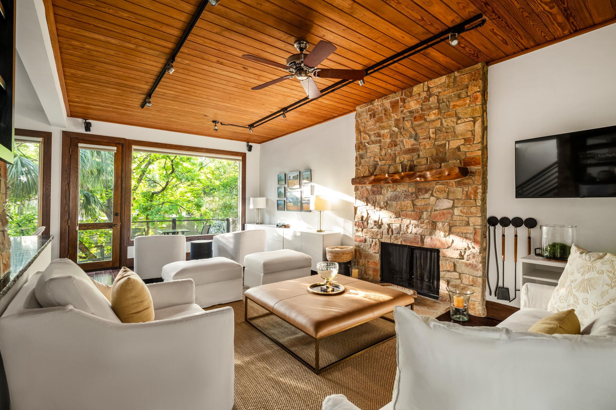 1111 W 12th ST # 107