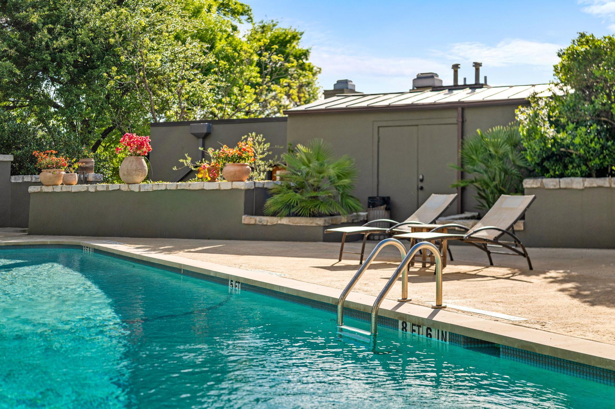 1111 W 12th ST # 107