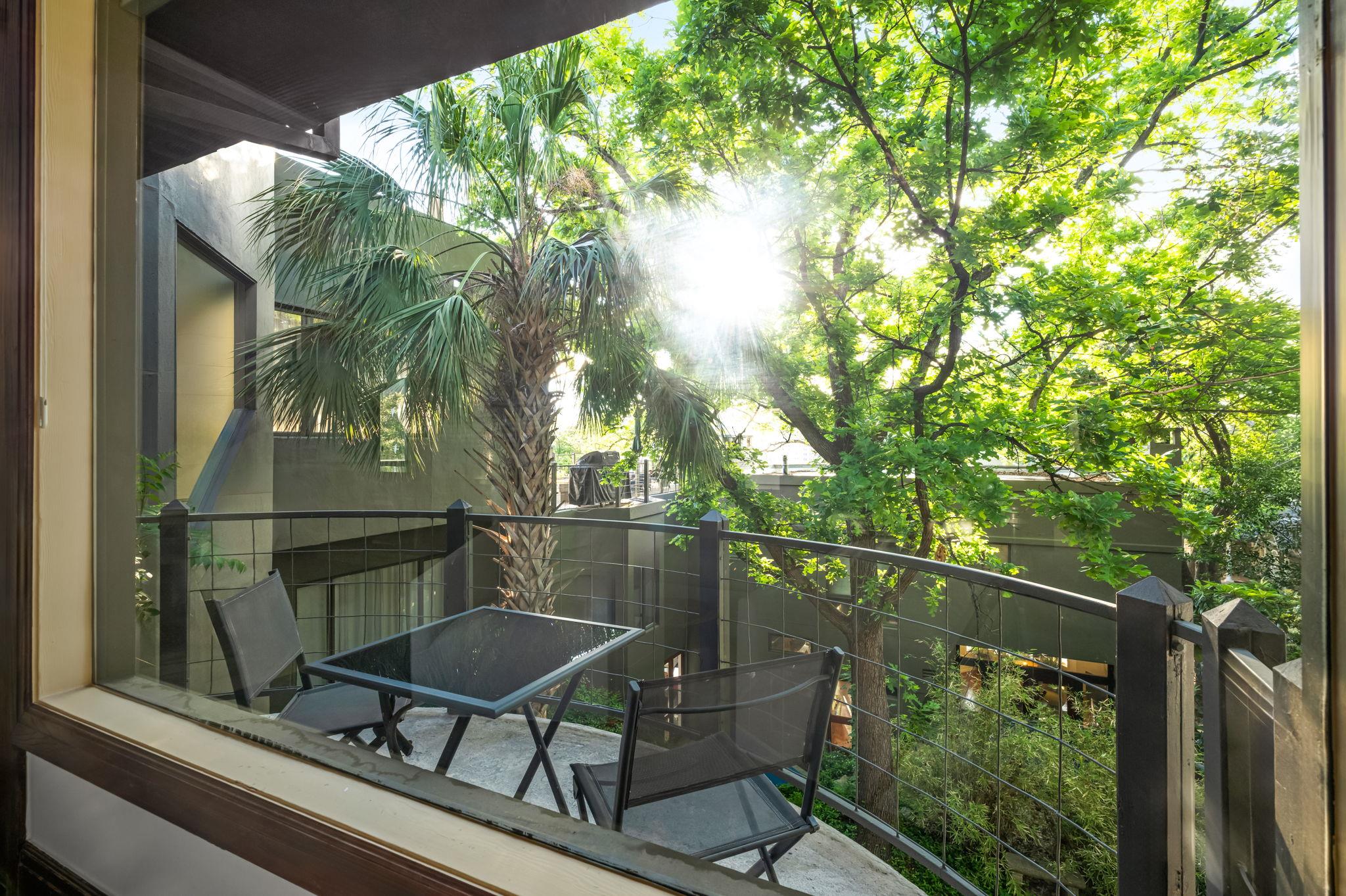 1111 W 12th ST # 107