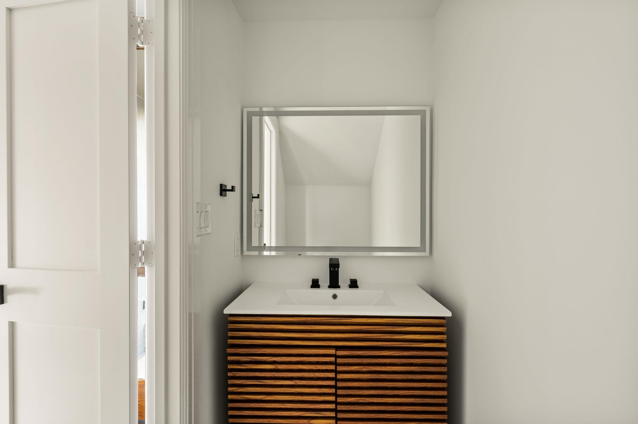 1111 W 12th ST # 107