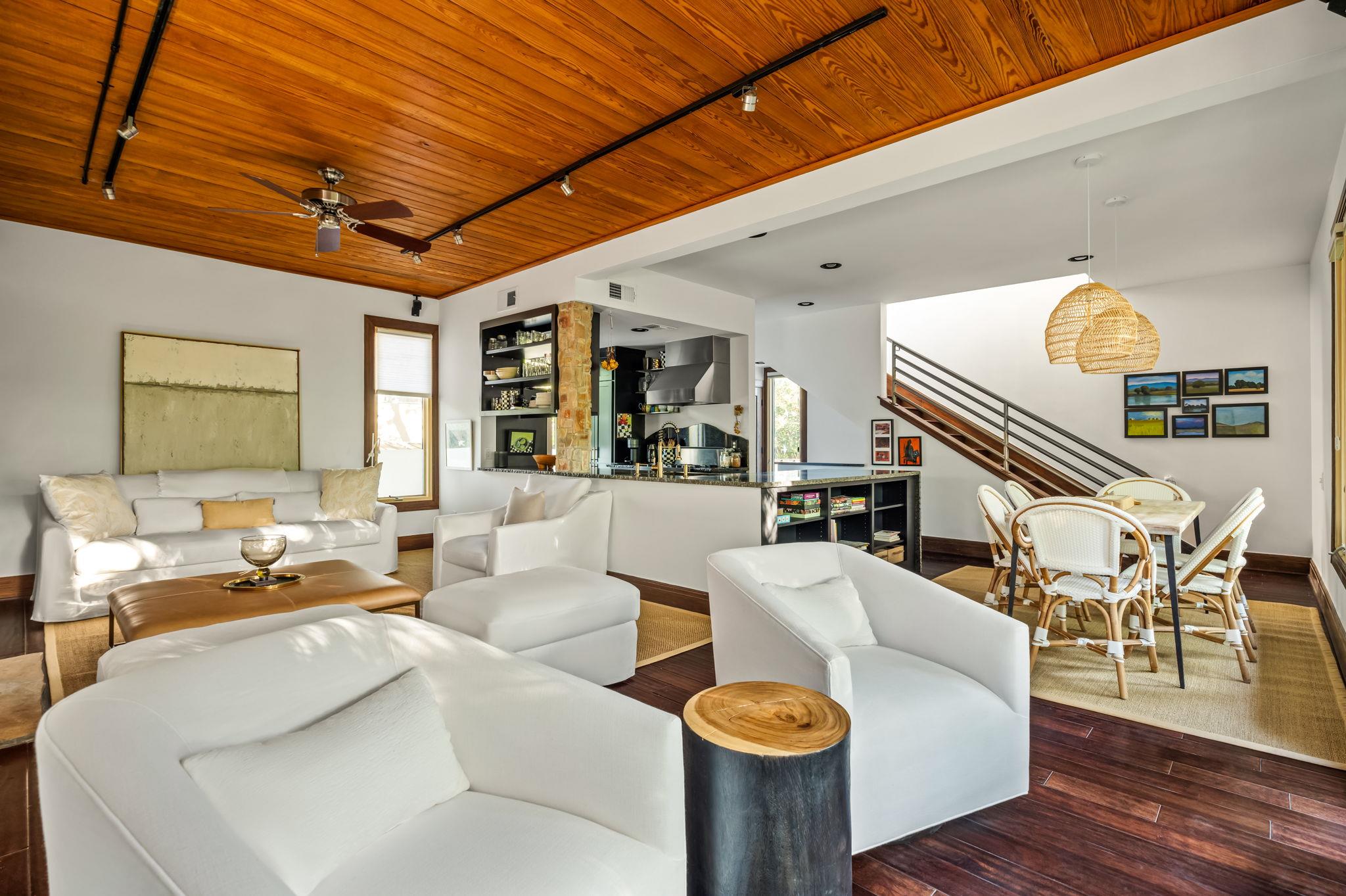 1111 W 12th ST # 107