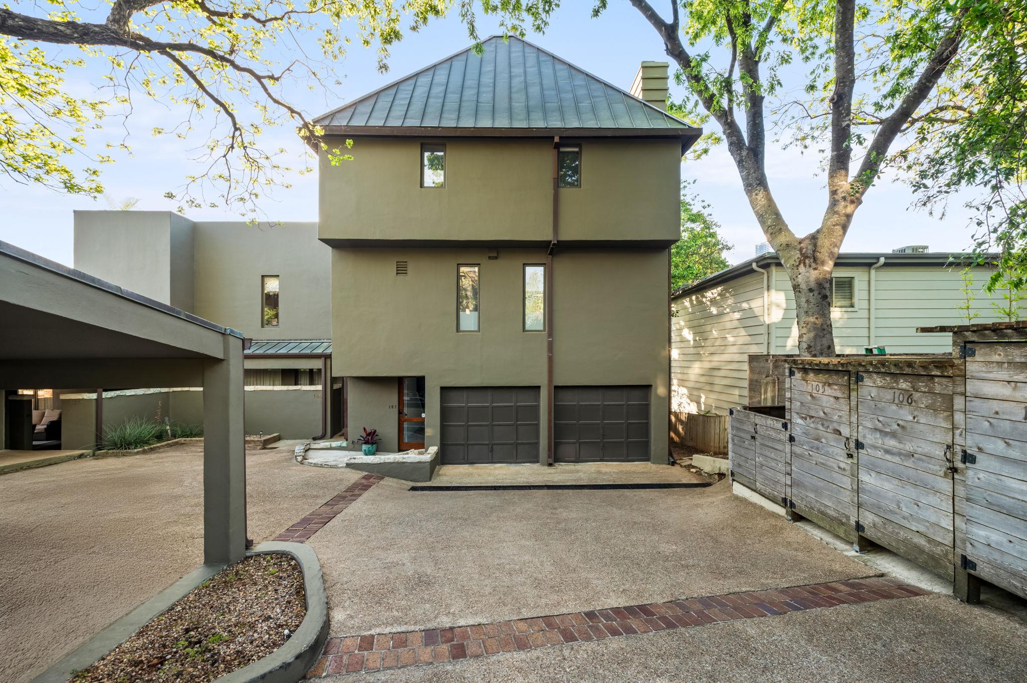 1111 W 12th ST # 107