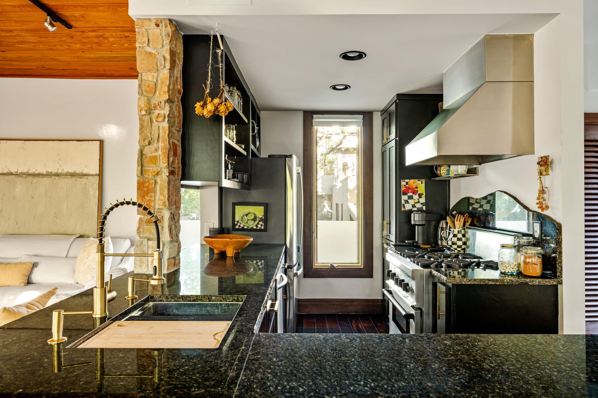 1111 W 12th ST # 107