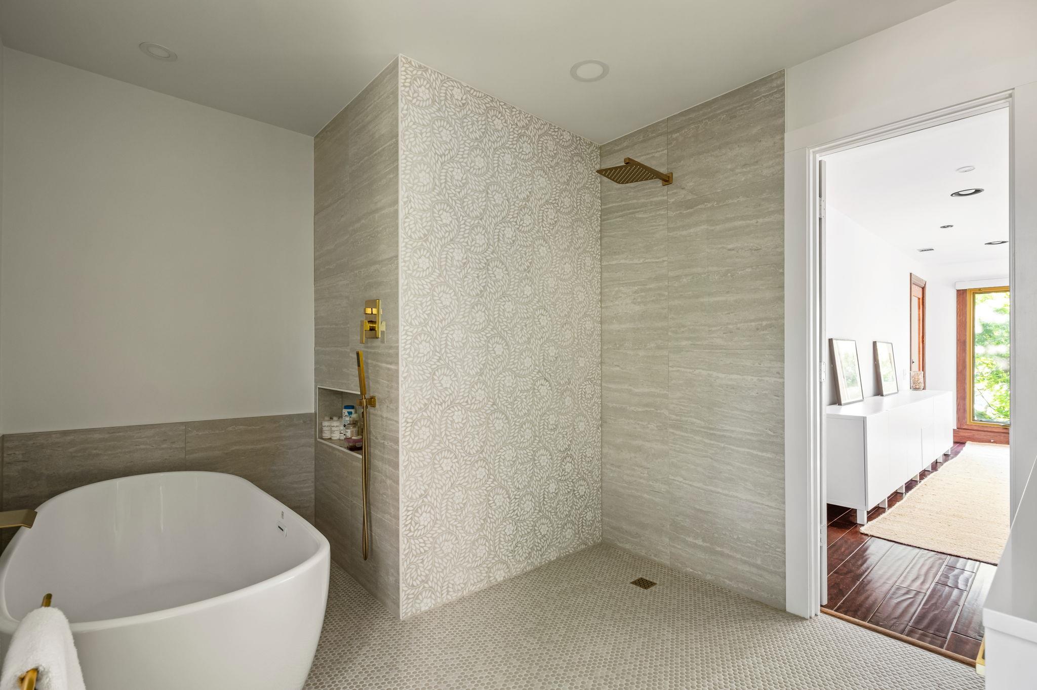 1111 W 12th ST # 107