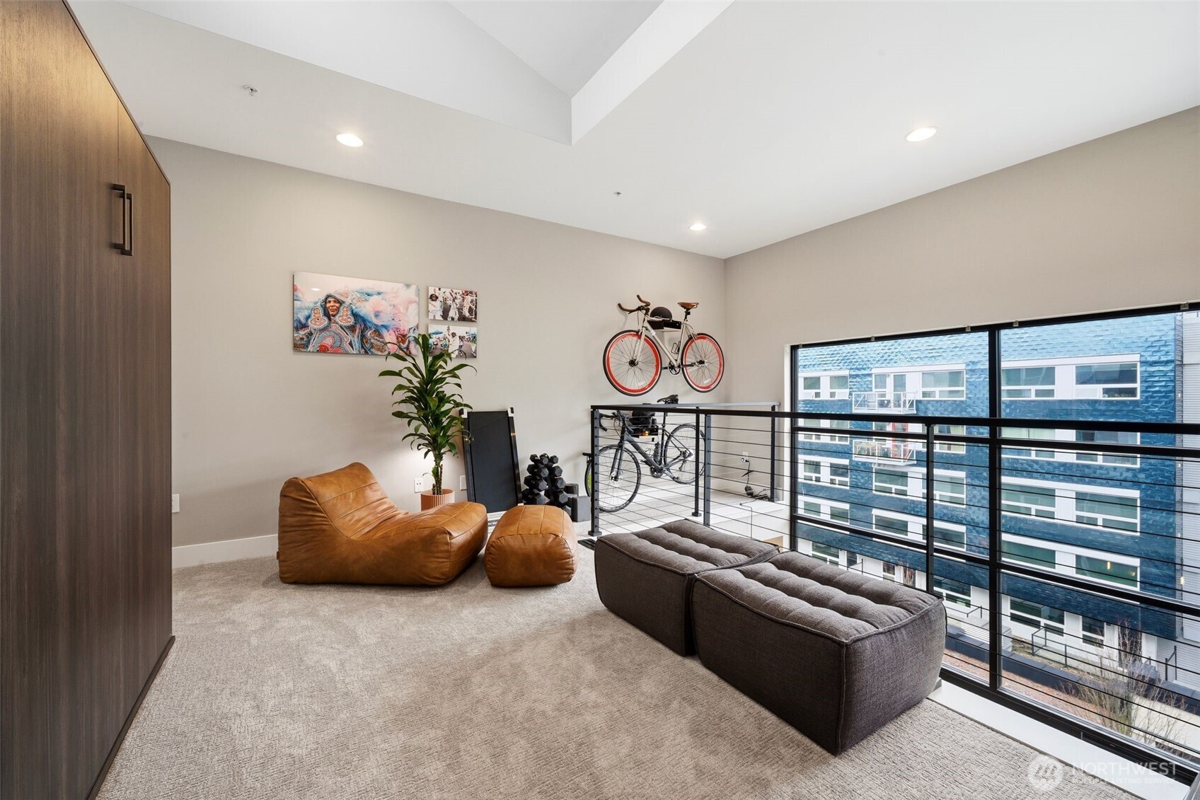 615 E Pike Street Unit: 402