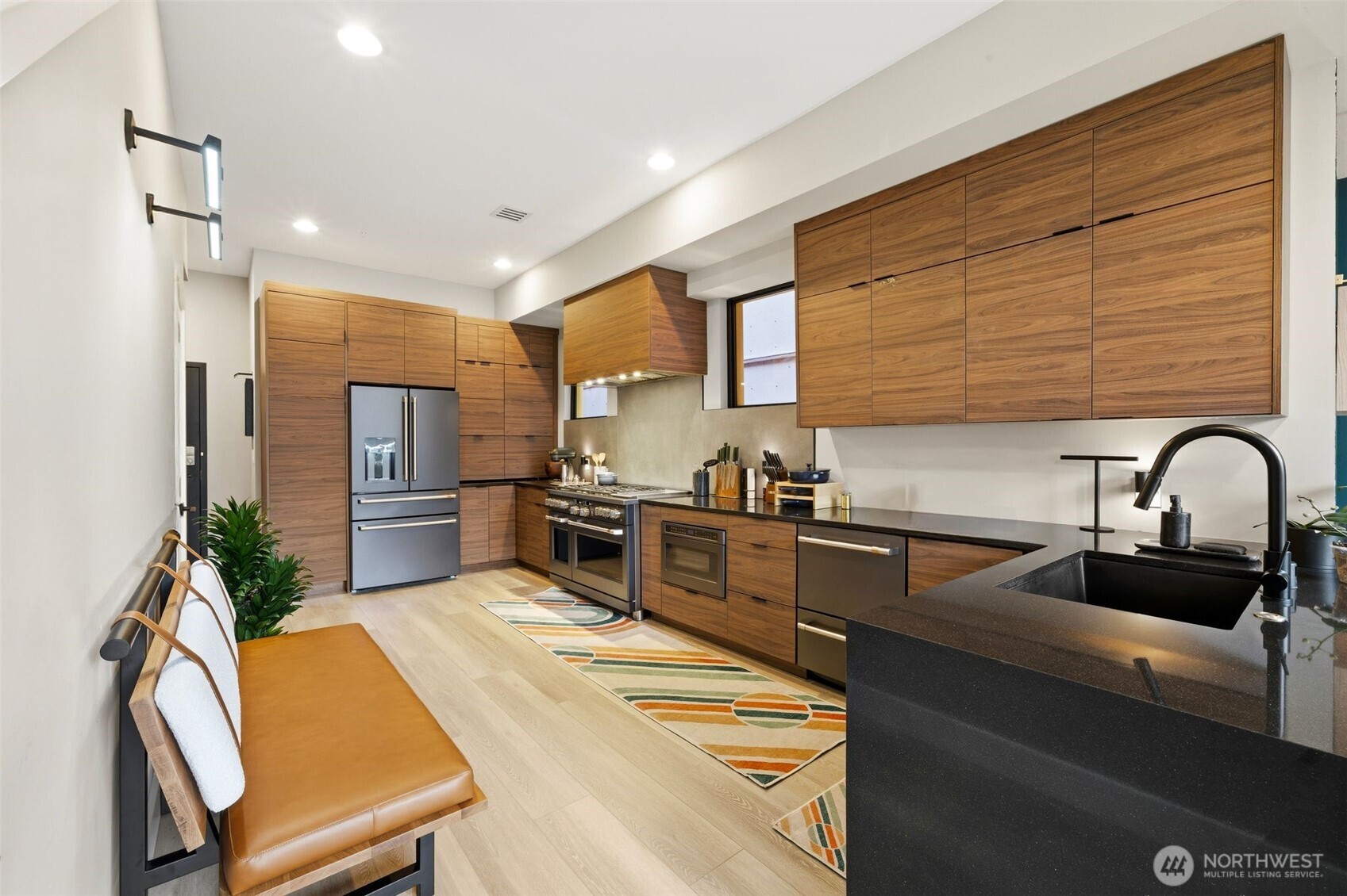 615 E Pike Street Unit: 402