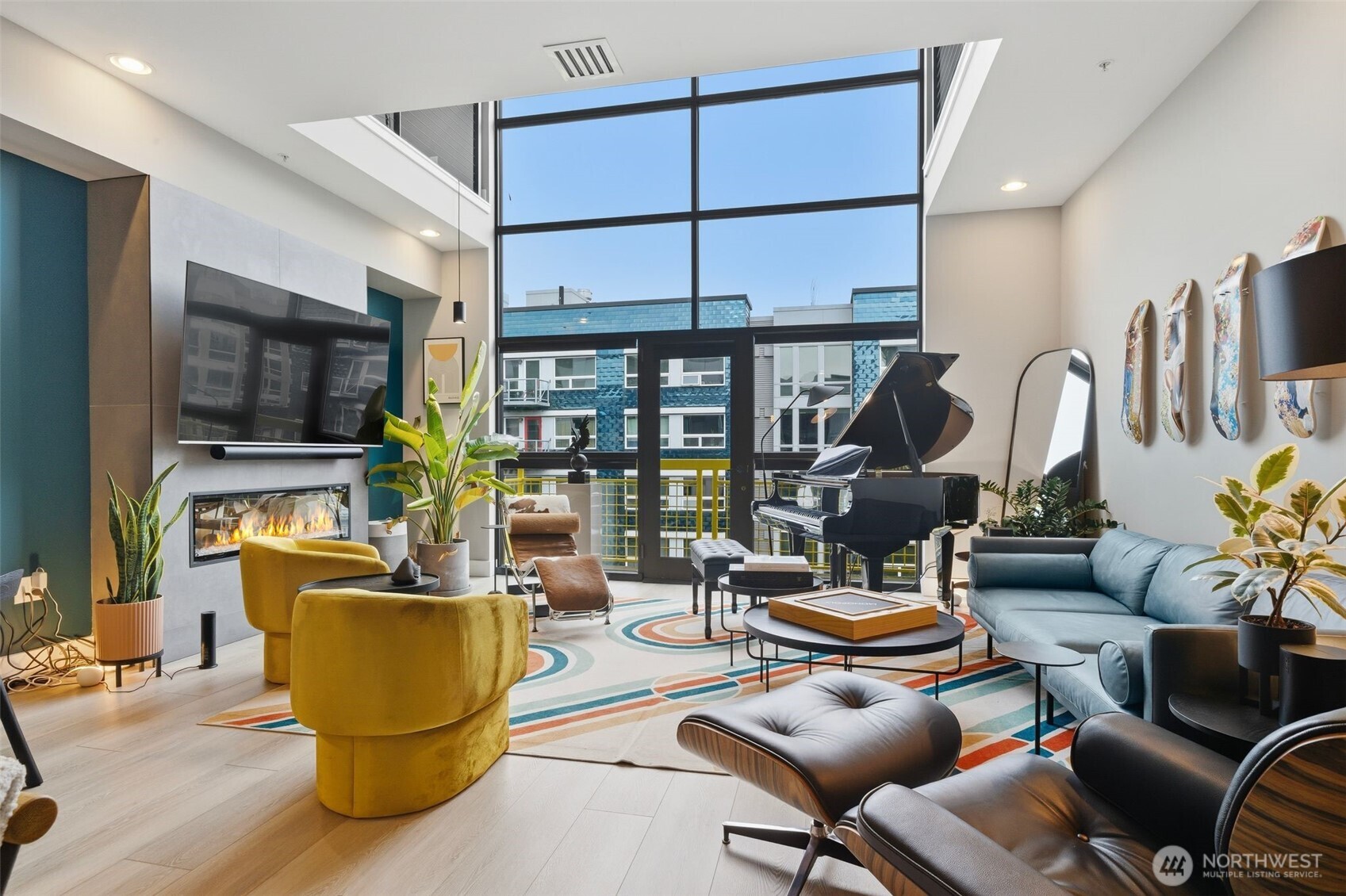 615 E Pike Street Unit: 402