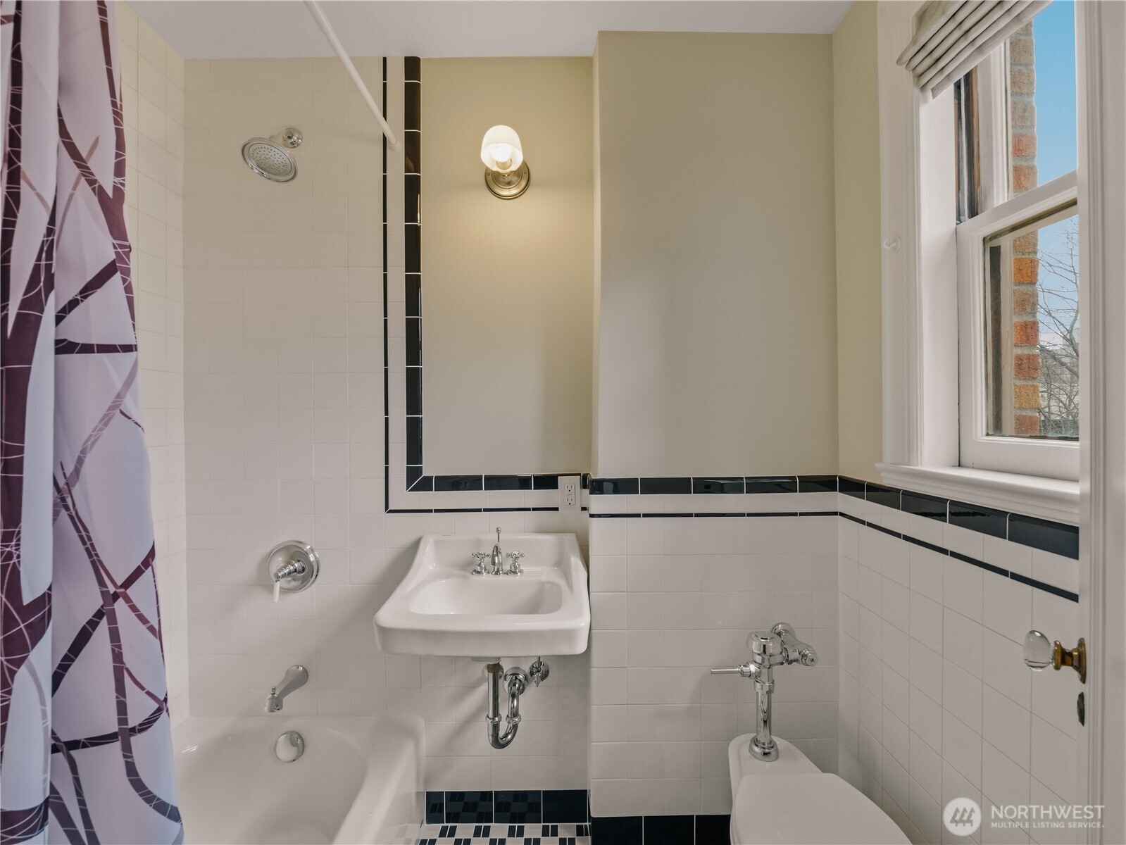 1223 Spring Street Unit: 300