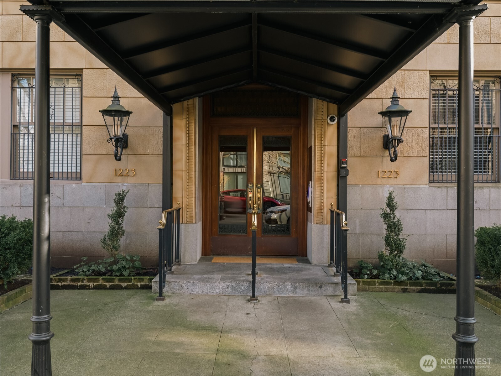 1223 Spring Street Unit: 300