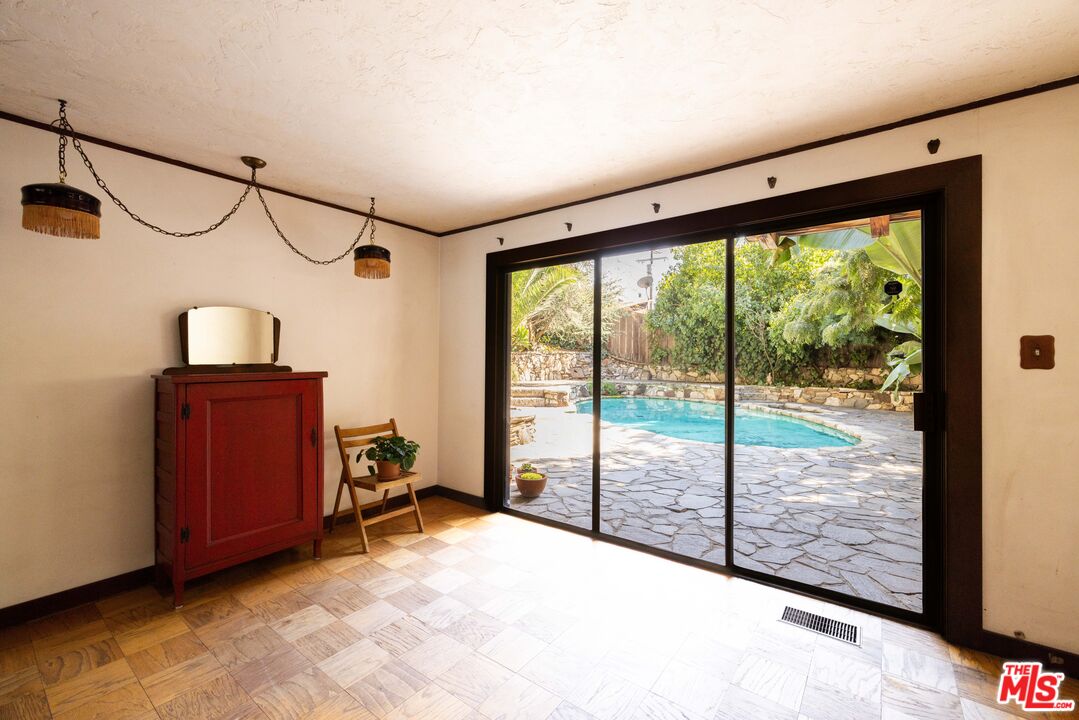 1748 Laurel Canyon Blvd