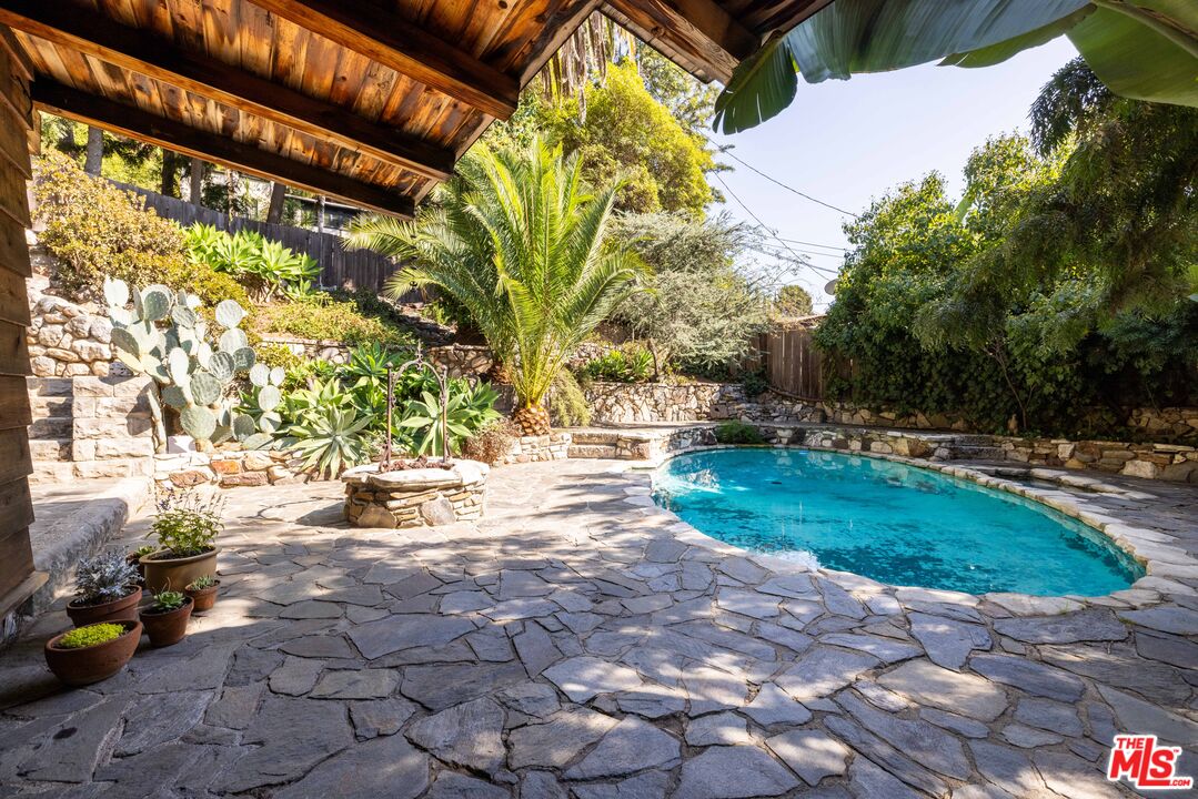 1748 Laurel Canyon Blvd