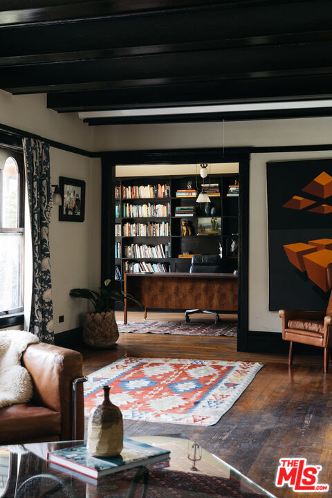 1046 W KENSINGTON RD