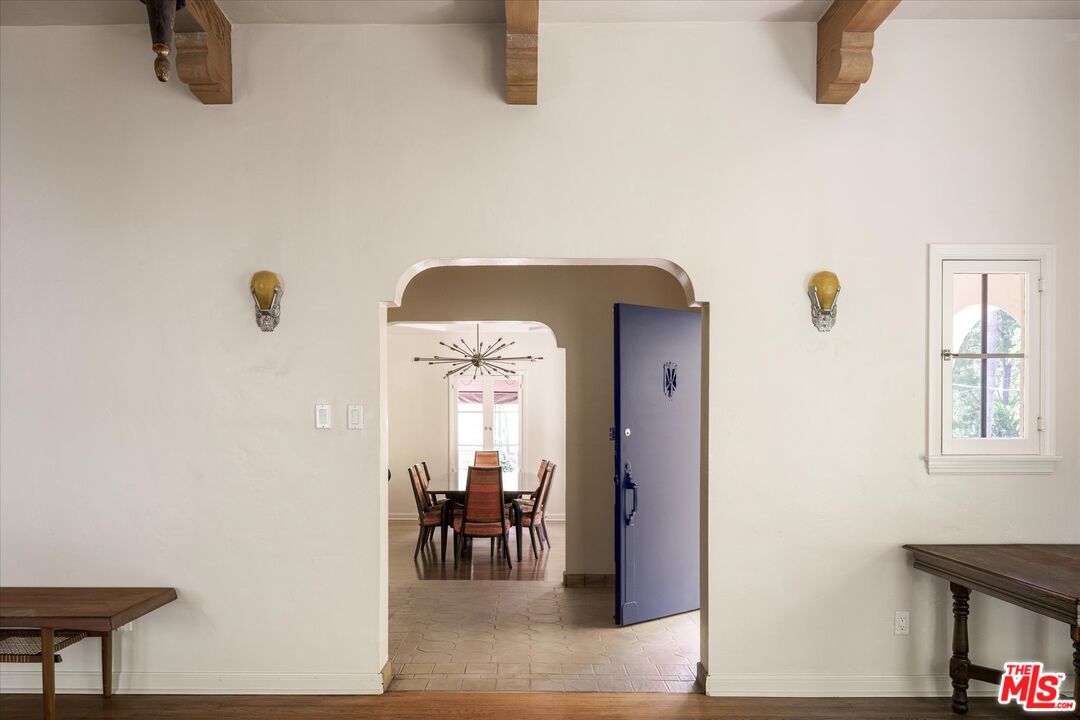 2030 Laurel Canyon Blvd