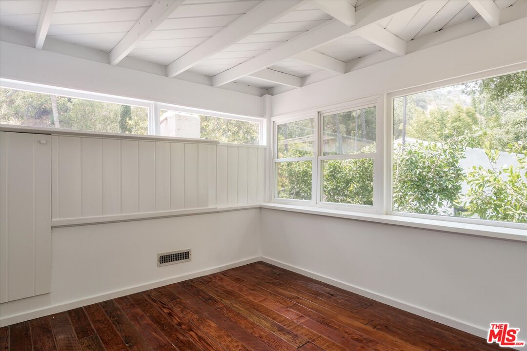 2030 Laurel Canyon Blvd