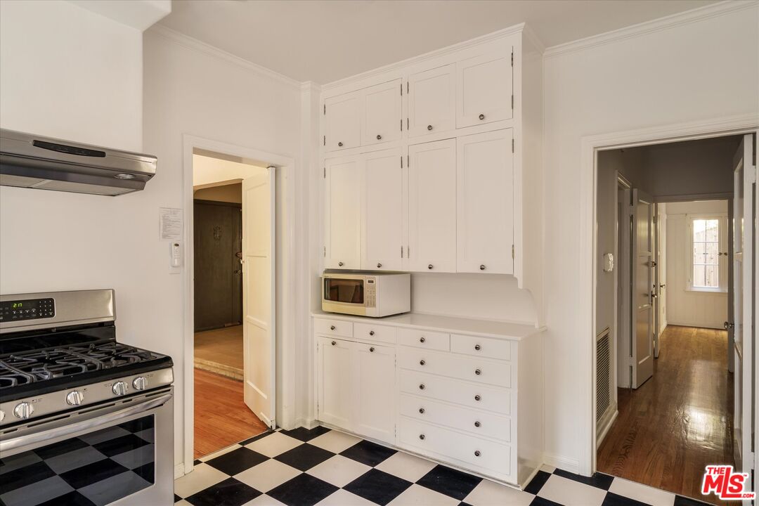 2030 Laurel Canyon Blvd
