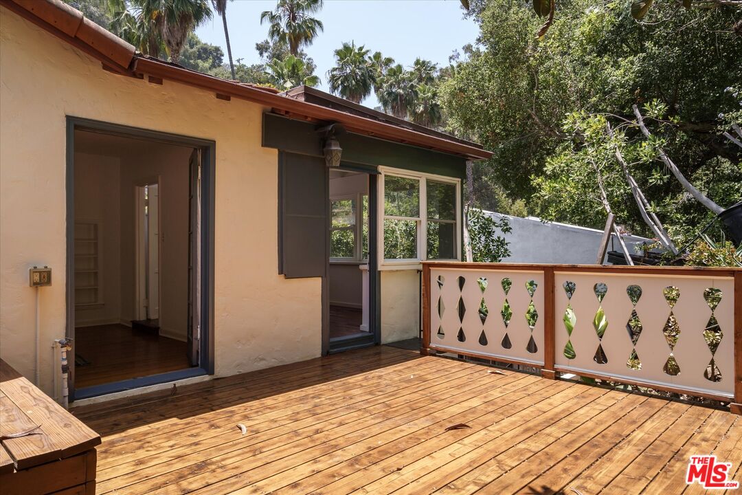 2030 Laurel Canyon Blvd