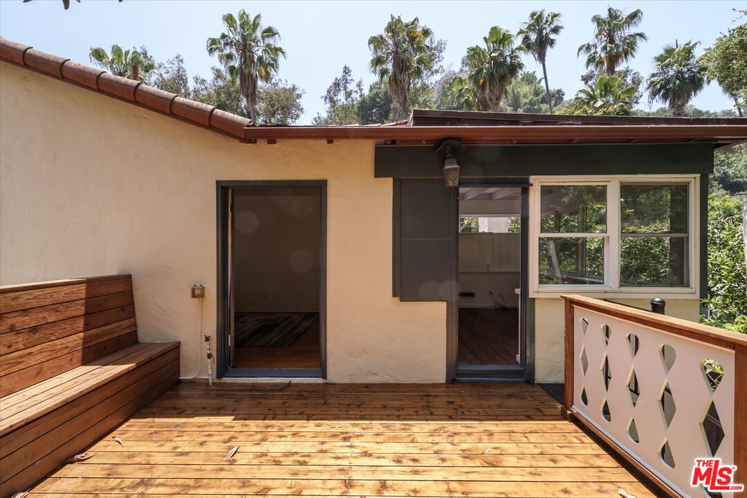 2030 Laurel Canyon Blvd