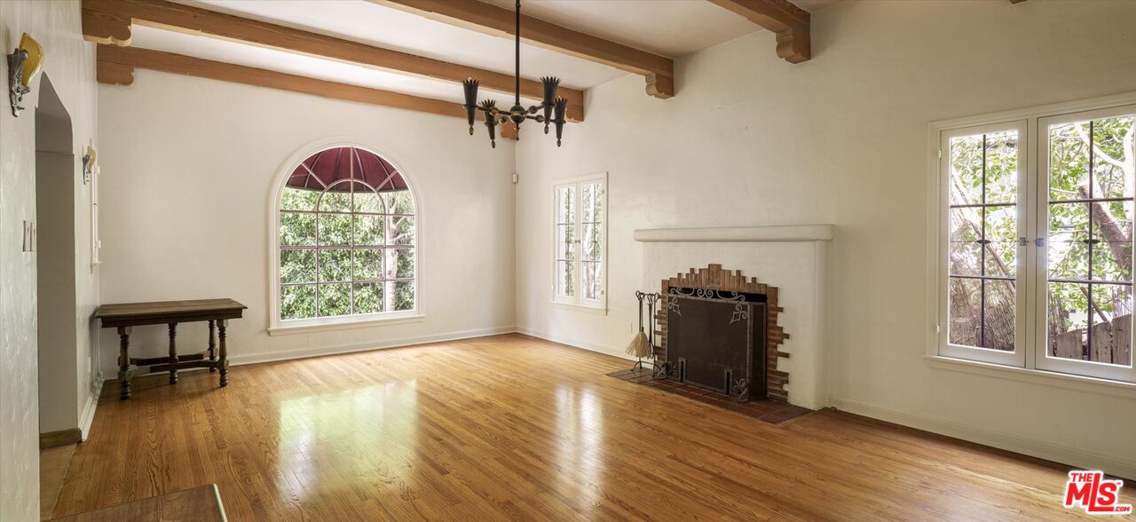 2030 Laurel Canyon Blvd