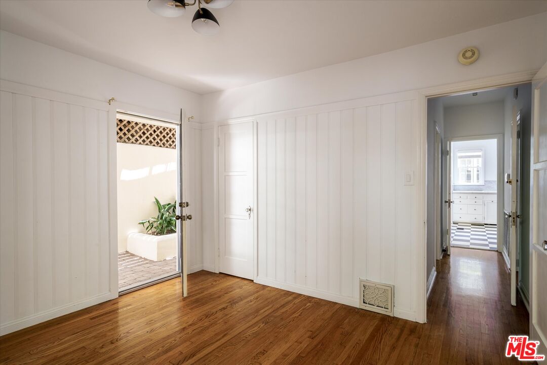 2030 Laurel Canyon Blvd