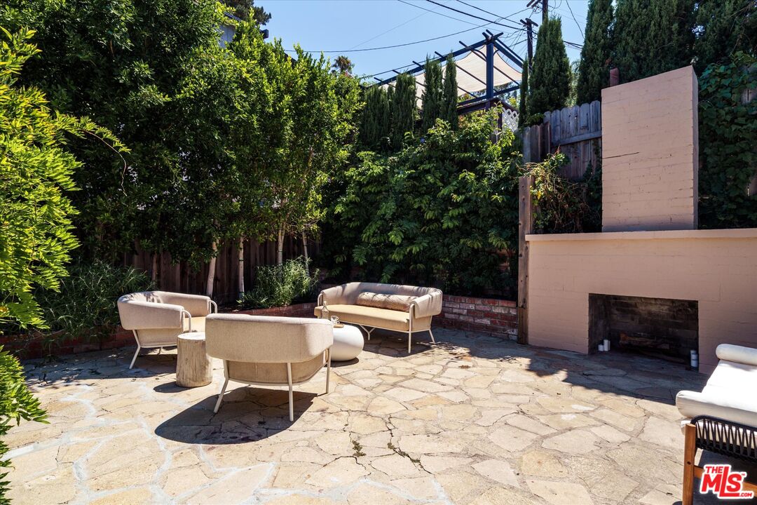 1410 Stanford Dr