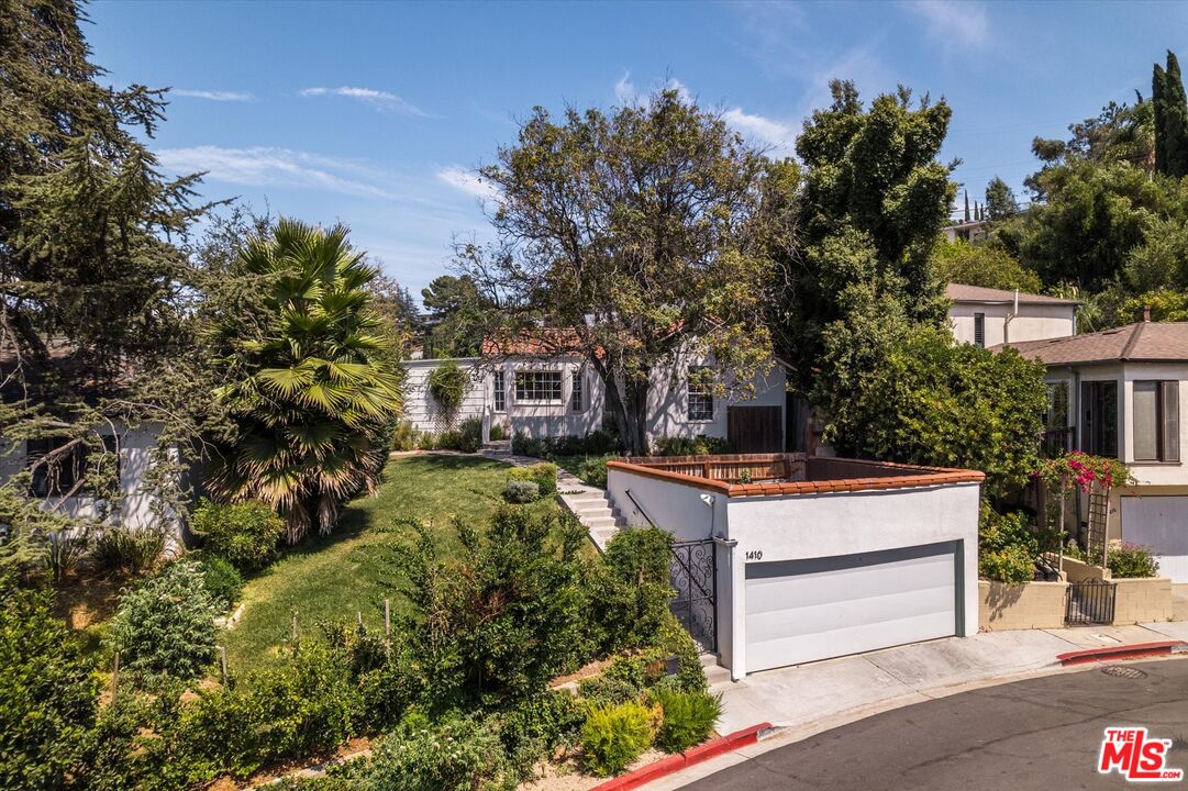 1410 Stanford Dr