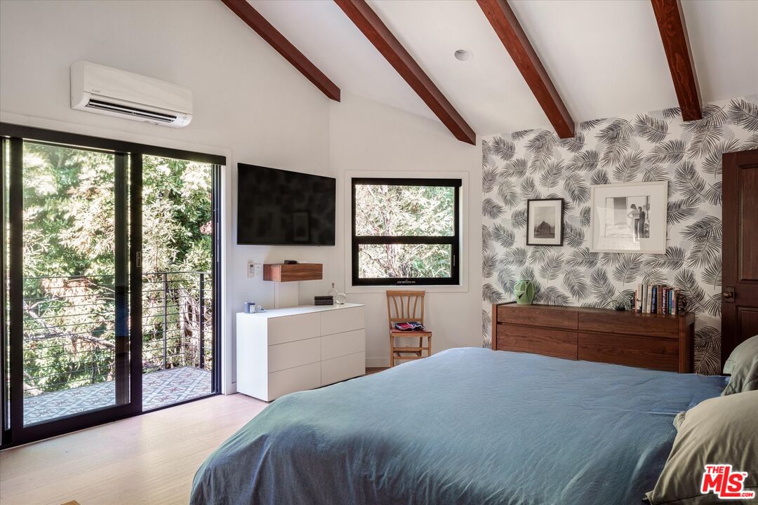 2056 Oakstone