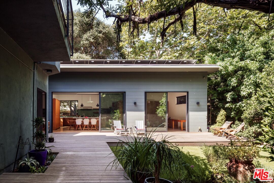2056 Oakstone