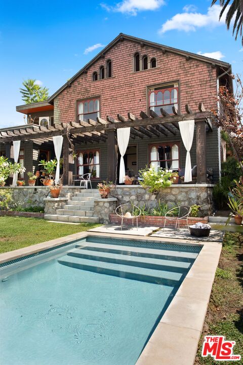 1046 W KENSINGTON RD