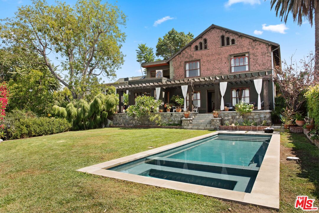 1046 W KENSINGTON RD