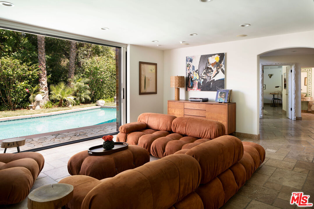 2225 Malaga Rd