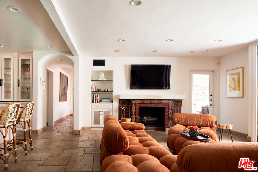 2225 Malaga Rd
