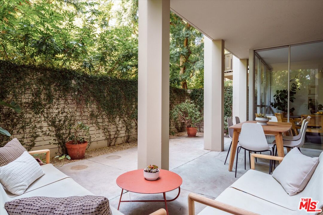 4455 Los Feliz Blvd Unit: 106
