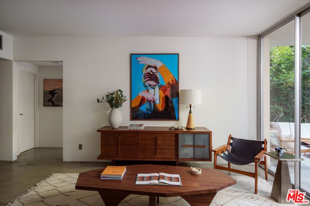 4455 Los Feliz Blvd Unit: 106