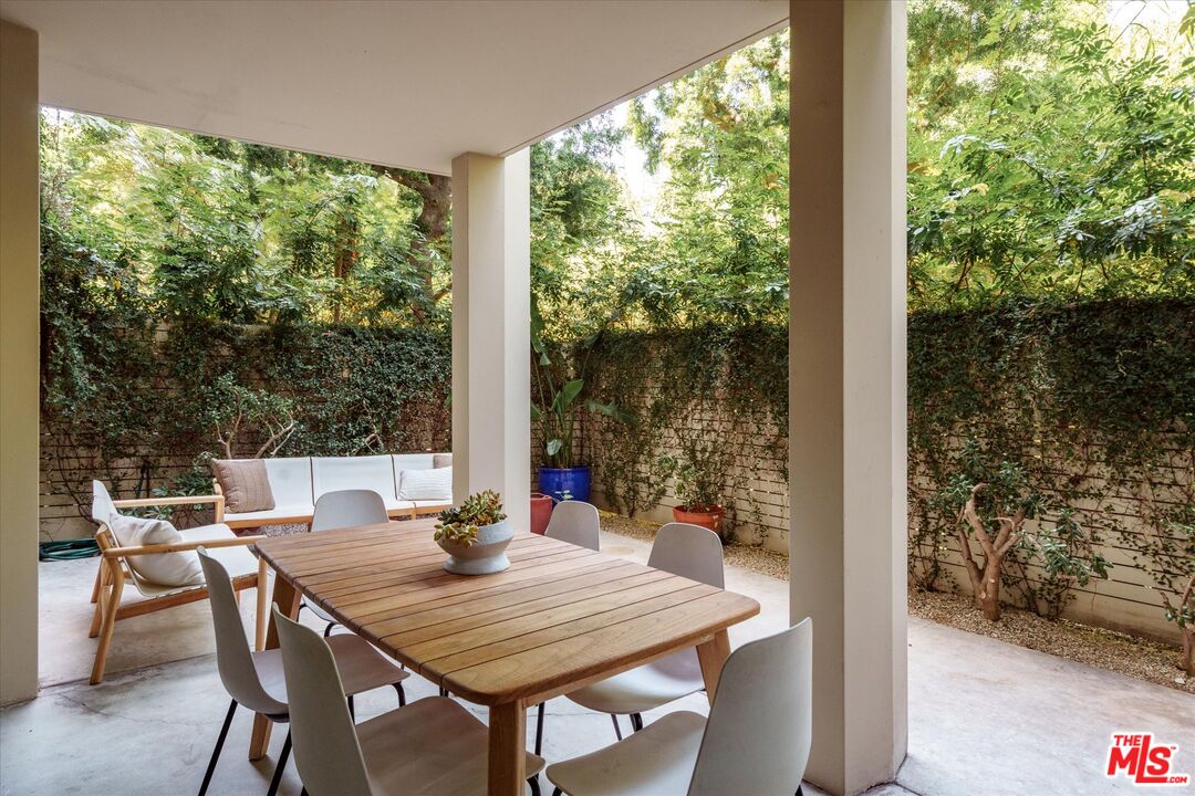 4455 Los Feliz Blvd Unit: 106