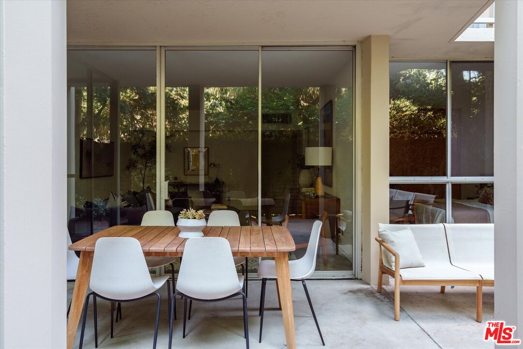 4455 Los Feliz Blvd Unit: 106