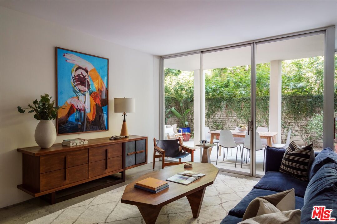 4455 Los Feliz Blvd Unit: 106