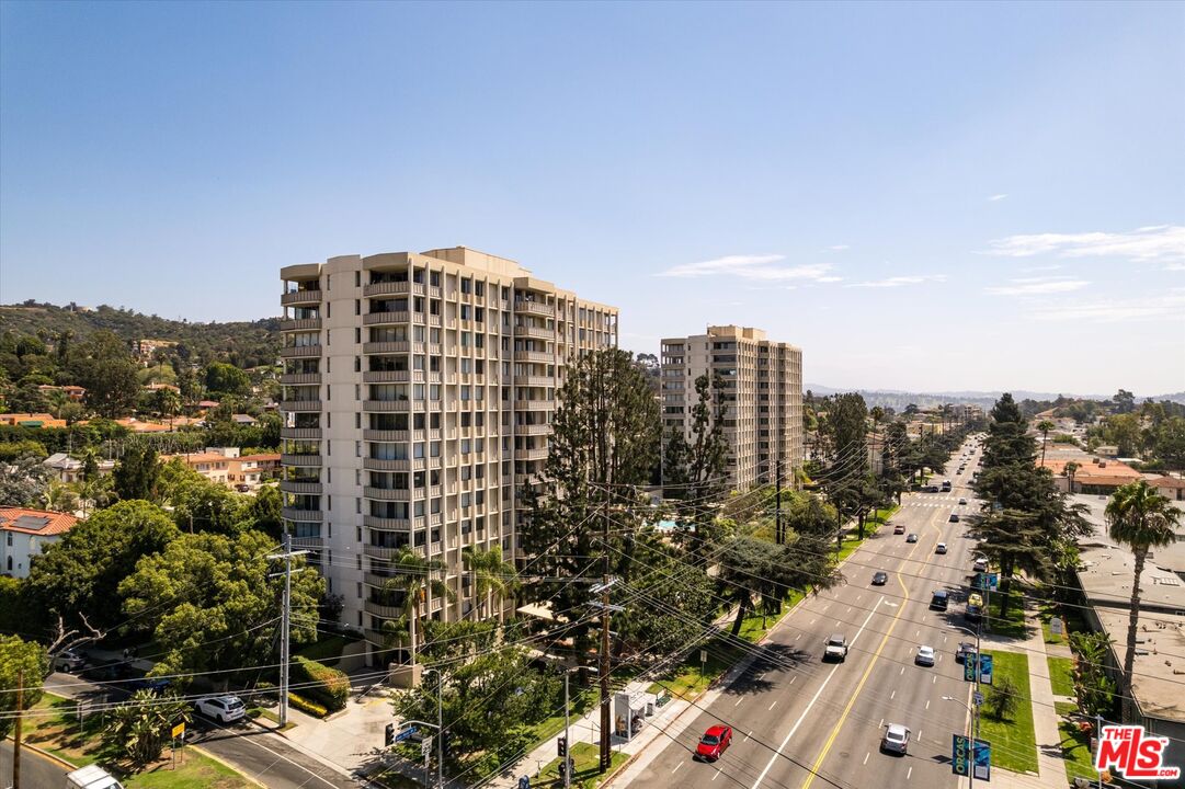4455 Los Feliz Blvd Unit: 106