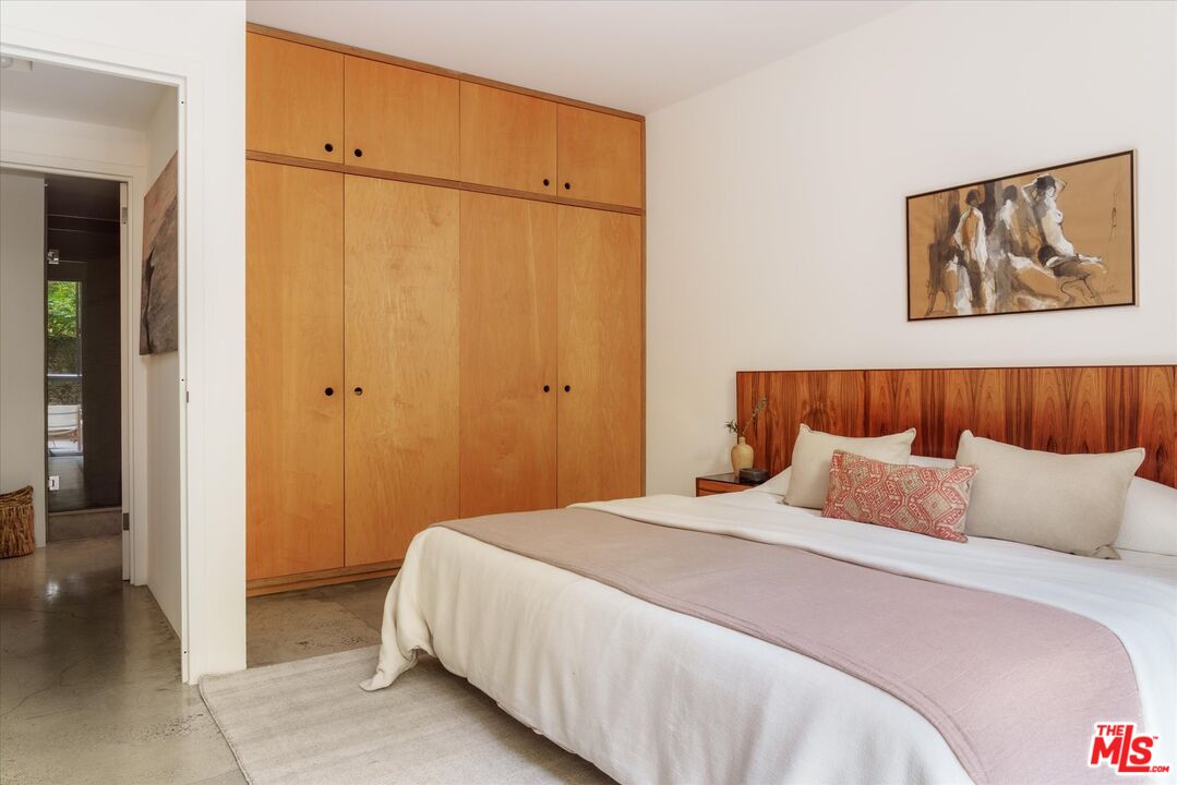 4455 Los Feliz Blvd Unit: 106