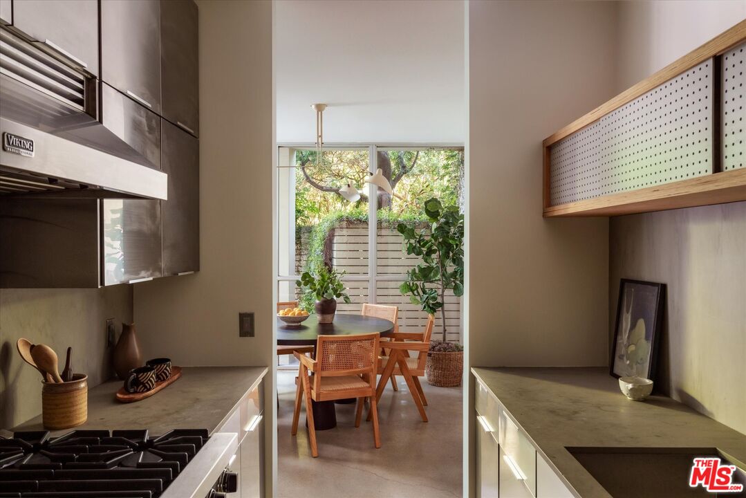4455 Los Feliz Blvd Unit: 106
