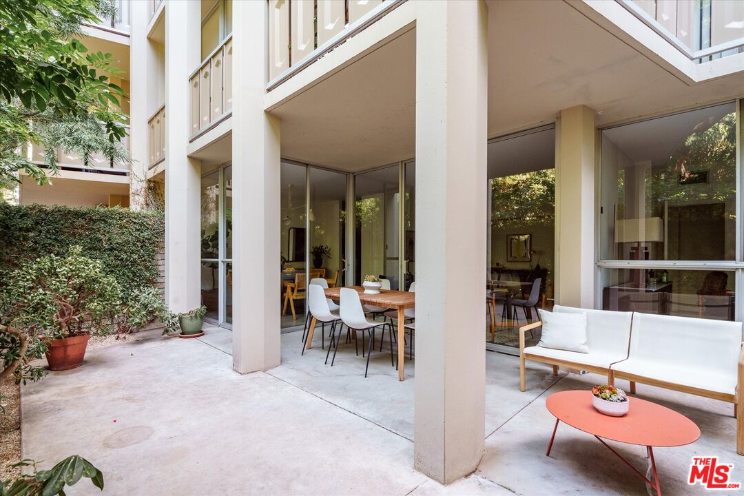 4455 Los Feliz Blvd Unit: 106