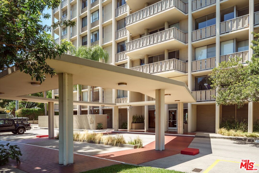 4455 Los Feliz Blvd Unit: 106