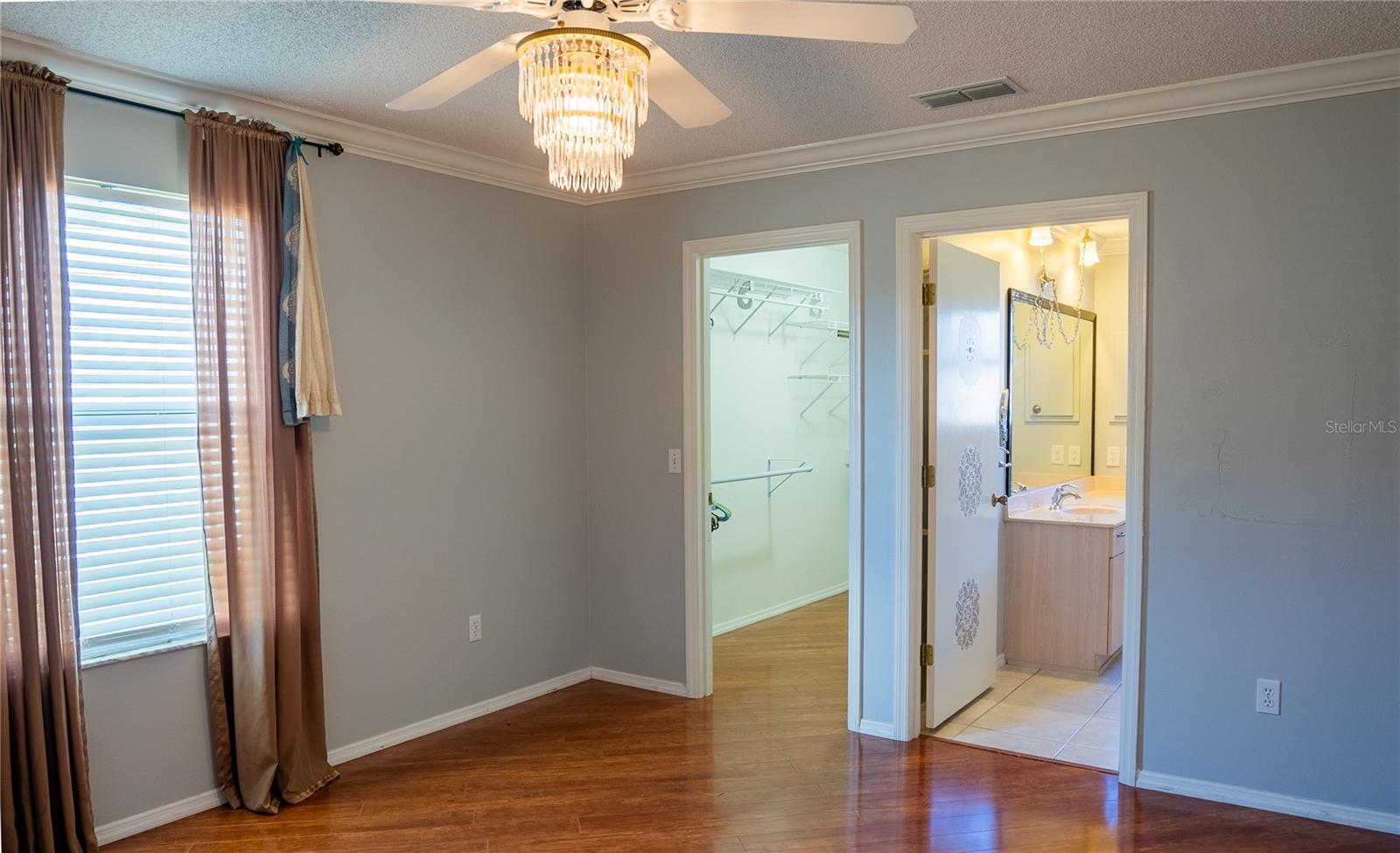 825 CAMINO DEL REY DR