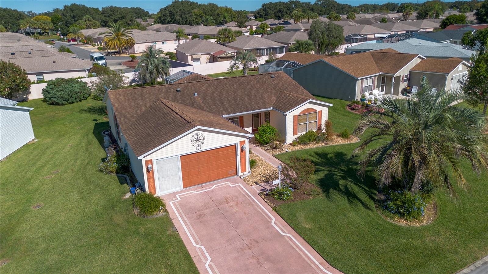 825 CAMINO DEL REY DR