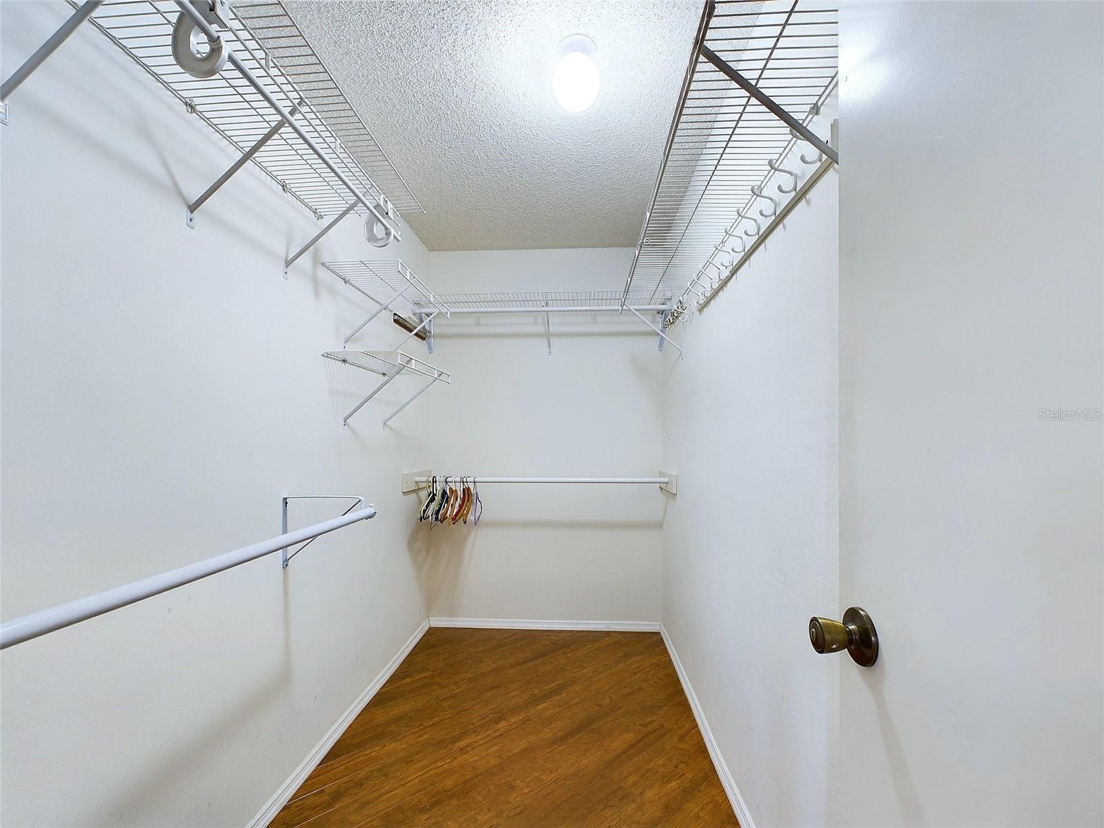 825 CAMINO DEL REY DR