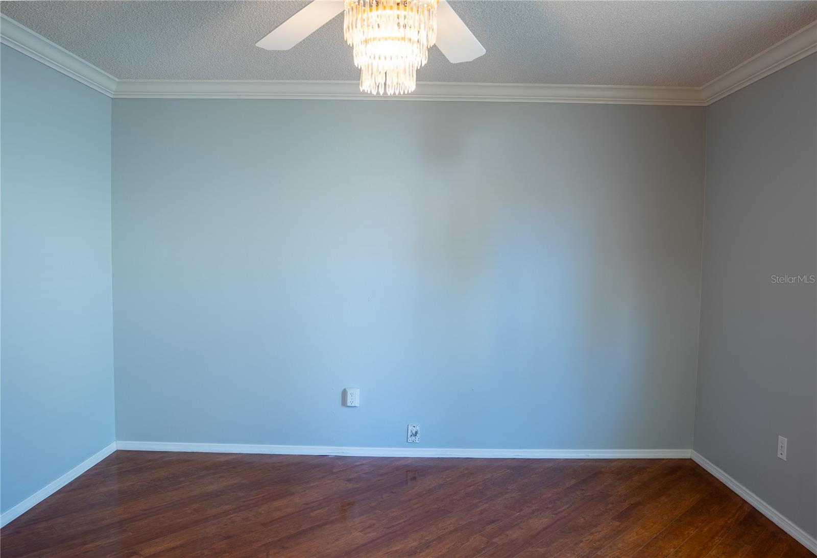 825 CAMINO DEL REY DR